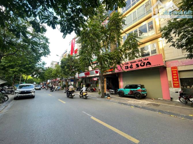 BÁN ĐẤT MẶT PHỐ 18 TỶ 35m MT 3,3m VỈA HÈ Ô TÔ TRÁNH KINH DOANH TRƯƠNG CÔNG GIAI CẦU GIẤY