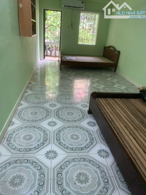 Cho thuê căn hộ Tập thể tầng 2 Thái Thịnh, 65m2, 2 ngủ, 7 Triệu