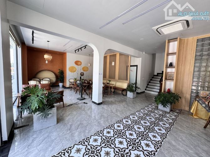 SIÊU PHẨM , BIỆT THỰ TỔNG CỤC 5, YÊN XÁ ,THANH TRÌ, DT 220M, 5T, MT 30M,GIÁ BÁN 81 TỶ.