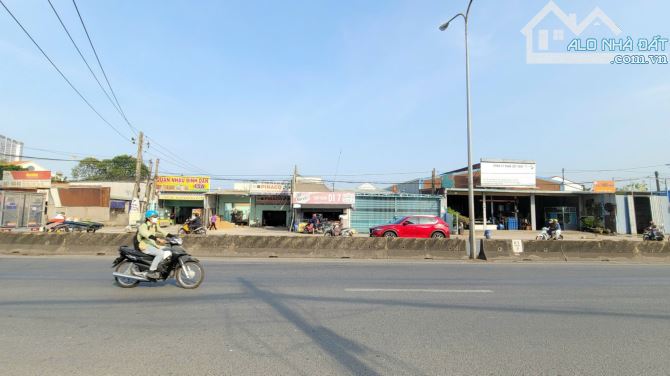 Bán đất 9.75x31.6m, mặt tiền sầm uất đường QL1K p.Đông Hòa gần chợ