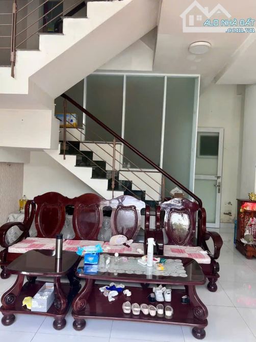 NGỘP NGÂN HÀNG BÁN GẤP TRONG THÁNG - GÒ CẨM ĐỆM - 4.75M X 13M - 4 TẦNG - 9.7 TỶ