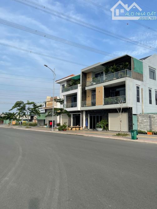 Bán Gấp Lô Góc 2MT Đường Hùng Vương - KINH DOANH BẬC NHẤT PHÚ MỸ