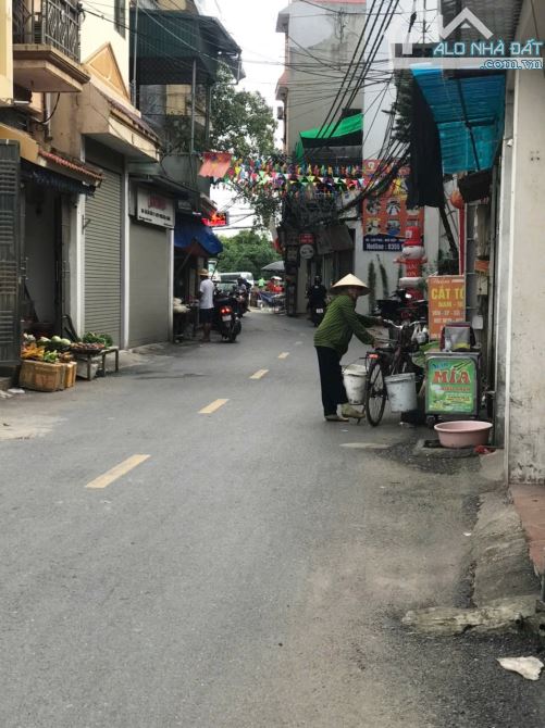 Bán 232m2 đất mặt đường Lưu Phái - Thanh Trì, ô tô tránh, kinh doanh, Siêu hiếm