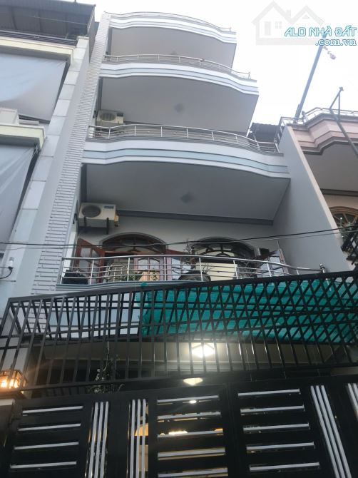 Bán nhà hẻm ô tô, đường thông giữa Quang Trung và Đinh Tiên Hoàn. Giá chỉ 8,5 tỷ