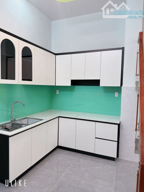 Bán gấp nhà đẹp, mới tinh Gò Xoài, hẻm xe hơi 3 tầng, khu sầm uất, đủ tiện ích, chỉ 5.x tỷ