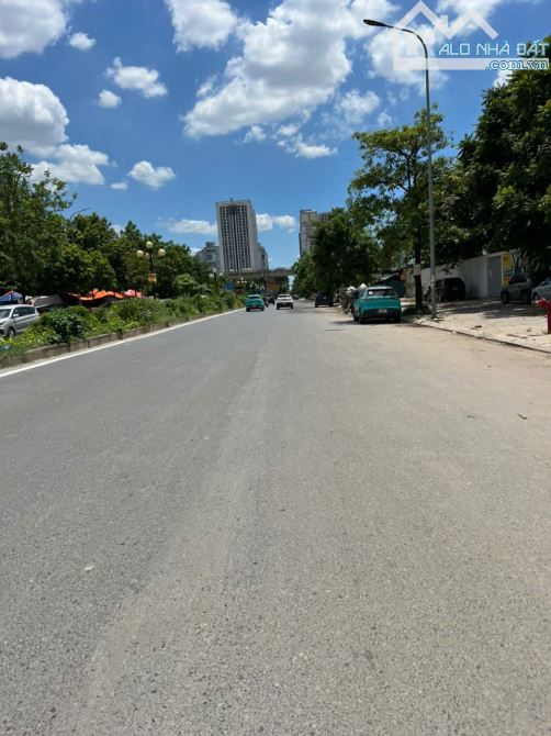 BÁN ĐẤT – TẠI ĐƯỜNG HỒ TÙNG MẬU – CẦU DIỄN -KHU VỰC DÂN TRÍ CAO - Ở VÀ ĐẦU TƯ XÂY CCMN TUY