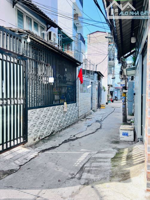 BAN NHÀ 100M2 NỞ HẬU TÀI LỘC HẺM XE HƠI - P. TÂN THUẬN NHỈNH 6ty TL