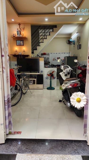 NHÀ 3,9TỶ 1LẦU NGAY PHAN HUY ÍCH , EMART