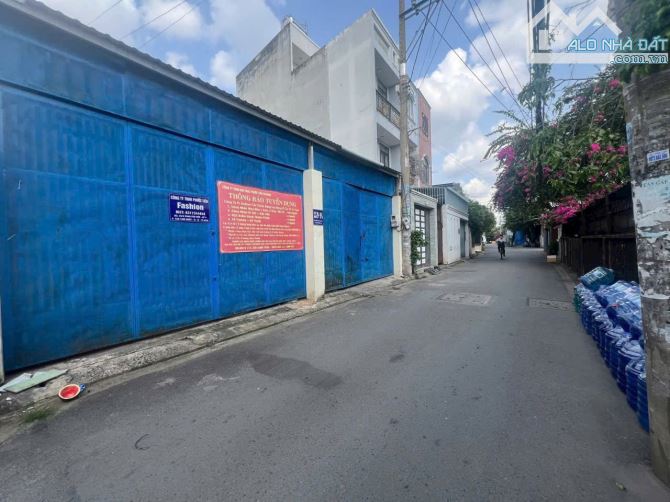 BÁN NHÀ XƯỞNG 1 LẦU – CÁCH MT PHAN VĂN HỚN CHỈ 50M – ĐƯỜNG XE TẢI 8M – GIÁ 12,9 TỶ TL