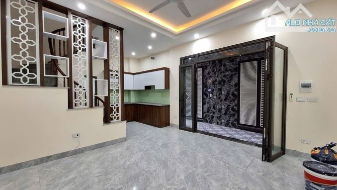 BÁN NHÀ 3 TẦNG MỚI XÂY- Ô TÔ- ĐẠI MẠCH- ĐÔNG ANH -HÀ NỘI CẠNH KCN THĂNG LONG- CHỈ 4,3TỶ