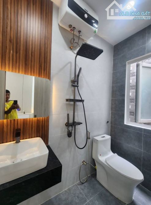BÁN CĂN HỘ 4 TẦNG SÁT BIỂN Non NƯỚC ,NHỈNH 7 TỶ, TRONG 15 NGÀY