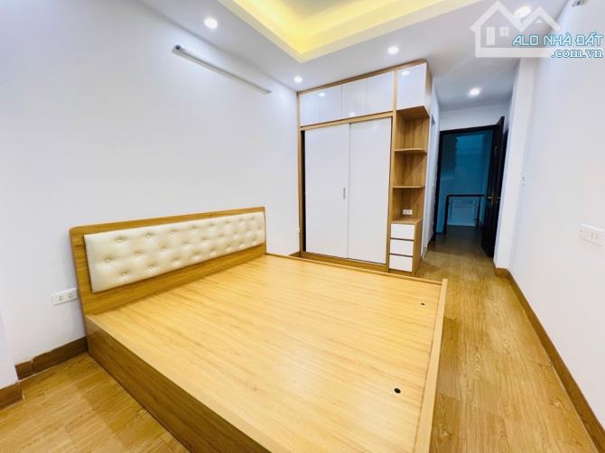 MỄ TRÌ - 35M x 5 TẦNG - 7.2 TỶ - Ngõ nông - Cách 20m ô tô tránh