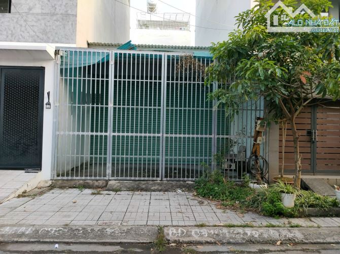 Bán nhà dự án Khang Điền đường Dương Đình Hội Quận 9 cũ gần chợ nền B11 (156m2) 78 tr/m2