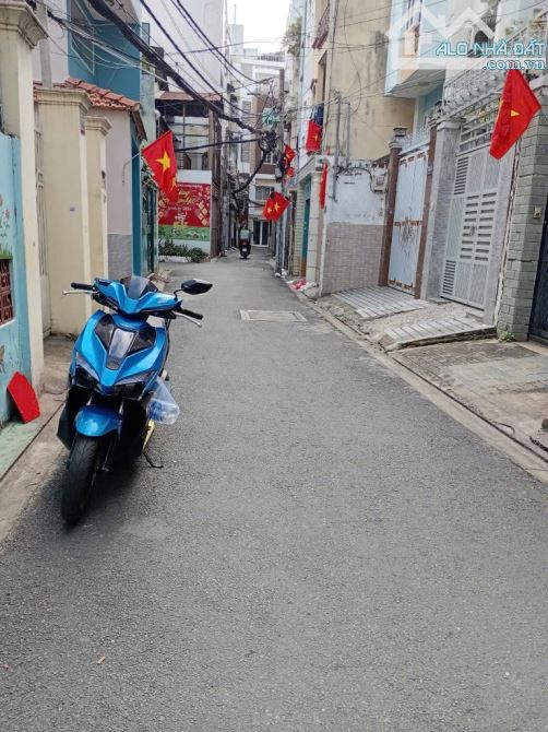 Bán nhà 4 tầng khu phân lô Phan Đăng Lưu Giá 7 tỷ 200