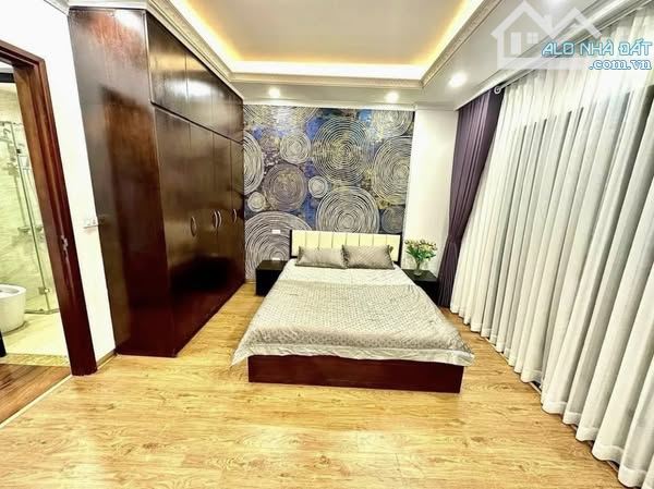 PHÁO ĐÀI LÁNG- CHỈ 8 TỶ- 5 Tầng- XÂY MỚI- Ô TÔ Tránh CÁCH 20m