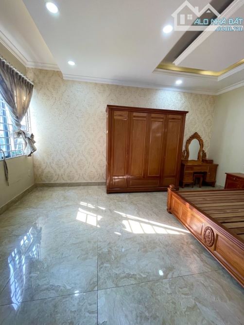 BIỆT THỰ 3 TẦNG, KHU VILA VẠN XUÂN ĐƯỜNG HÀ HUY GIÁP, Q.12, HẺM 12M, 7*15M, NHỈNH 7 TỶ - 10
