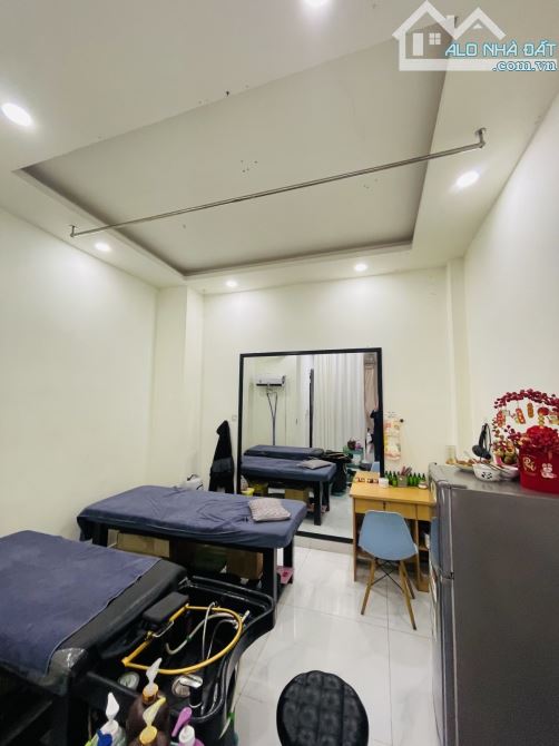 Bán nhà mặt tiền kinh doanh Phú Nhuận - 6 tầng - 60m2 - kinh doanh tốt - 10