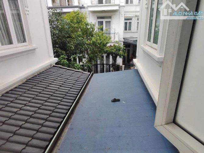 Nhà 4 tầng đường HÀ HUY GIÁP phường TX Q12 dt 68m2 (5,8mx12m) Đường 6m DÒNG TIỀN 10TR/TH - 10