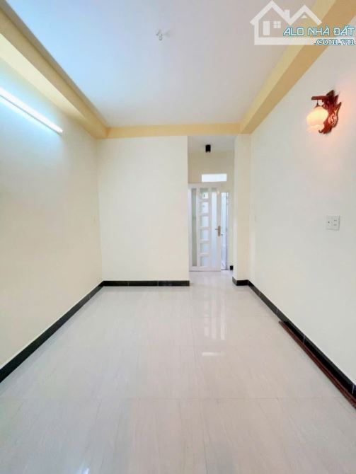 BÁN NHÀ QUẬN 4 KHU VIP 20 THƯỚC 4 TẤM ĐÚC GIÁP Q1 HẺM 4M THÔNG GIÁ 5 TỈ TL HÌNH THẬT - 10