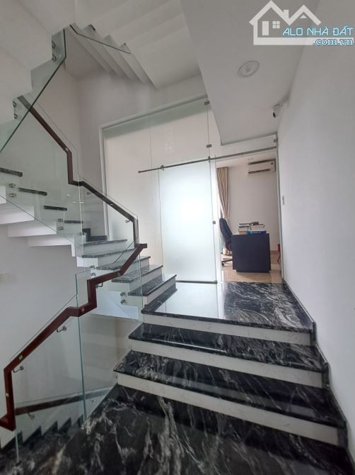 NHÀ ĐẸP 5 TẦNG – HXT DƯƠNG QUẢNG HÀM, P6, GÒ VẤP - NT CAO CẤP – GARA – 130M² – CHỈ 16.9 TỶ - 11