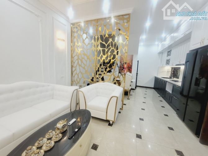 Phố Tam Trinh, ô tô tránh, kinh doanh sầm uất, mặt tiền 8m, 100m2 cần tiền bán gấp 15.5 tỷ - 3