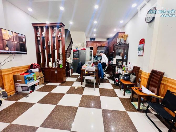 Bán Nhà Đẹp Dân Xây - Xuân Thủy Cầu Giấy - DT 40m2× 5Tầng - Ngõ Rộng 3 Bước Ra Ô Tô Tránh - 1