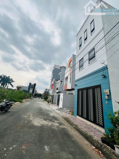 🔥131m - 3 TẦNG ĐÚC, CHỈ 4,1ty (TL) SỔ VUÔNG HOÀN CÔNG ĐỦ,,KHU PHÂN LÔ, ÔTÔ NGỦ TRONG NHÀ. - 1
