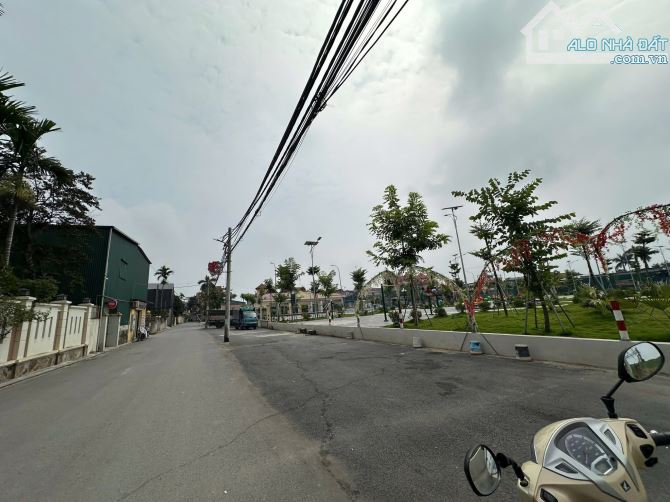🌺ĐẤT ĐẸP THÀNH PHỐ VEN SÔNG - OTO VÀO TẬN ĐẤT - CÁCH CẦU THĂNG LONG 300M🌺 💎 Giá tốt - 1