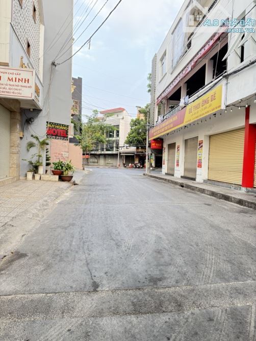 LÔ ĐẤT LỚN -MT KHU BÀU CÁT -P.13- TÂN BÌNH- DT: 864M2 - 60 TỶ - 1
