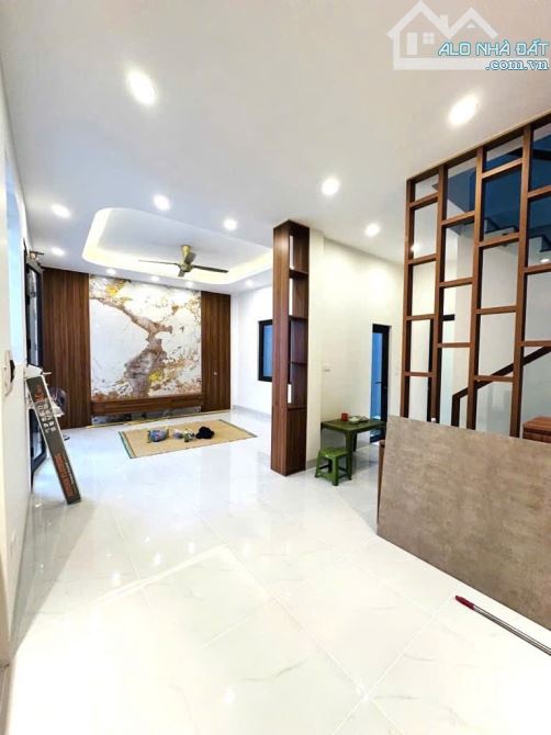 LẠC LONG QUÂN, CẦU GIẤY - 34M - 5 TẦNG - NHÀ MỚI - FULL NỘI THẤT SANG TRỌNG - Ở NGAY - 1