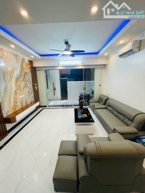 PHẠM VĂN ĐỒNG 6 TẦNG 34 M , GIÁ 9x Tỷ - 1