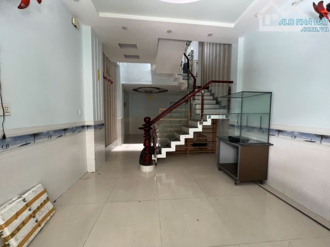 Cho thuê nhà 1/ hxh phú thọ hòa, quận tân phú, dt 4 x 12m, nhà 3 lầu, 4pn 5wc, giá 15tr - 1