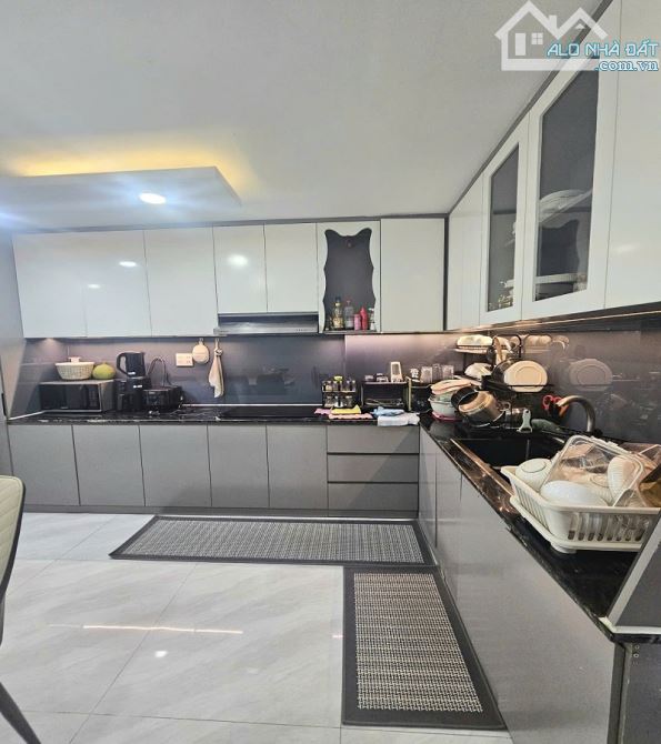 Bán nhà hẻm 4m An Bình, P6, Q5, 68m2, 5 tầng, 7 phòng ngủ, mới ở ngay, giá rẻ - 1