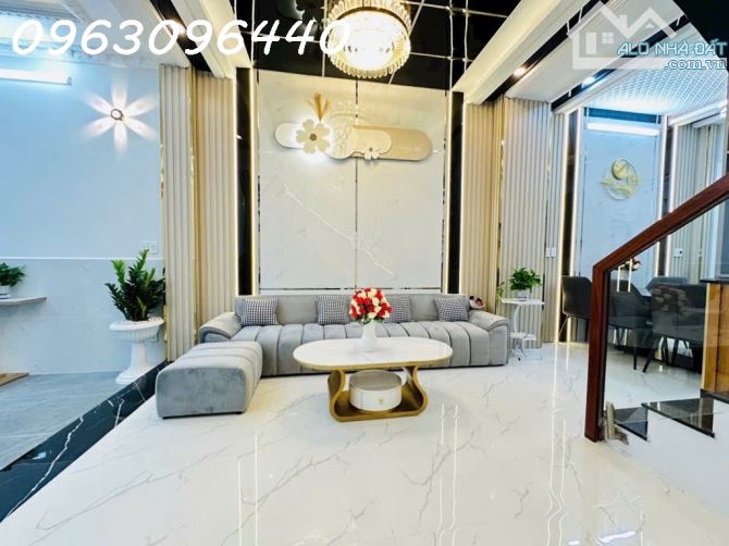 Nhà phố giá rẻ nhất khu Thesun – KDC Sài Gòn Mới, full nội thất cao cấp - 1