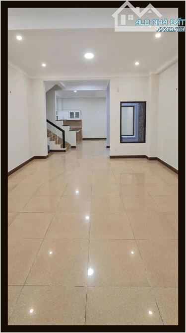 Nhà phố xinh 4.1 x 17m nở hậu 1 trệt 3 lầu Đặng Dung Quận 1 TP.HCM - 1