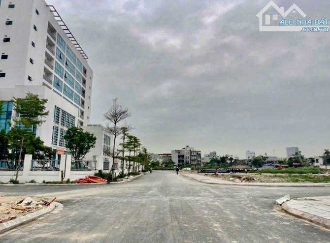 Lô Hàng Hiếm cả Thị Trường LHP có 01 lô duy nhất 96m2 lại còn hướng đông nam - 1