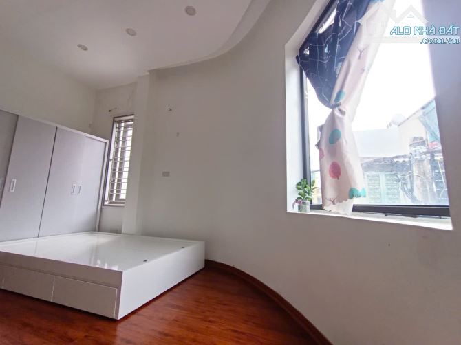 CC CHUYỂN đi tỉnh khác cần bán nhà dẫn xây 3 tầng mới , oto đậu đỗ trước cửa nhà ngày - 1