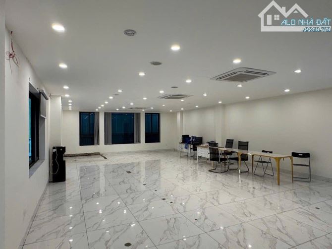 SIÊU PHẨM MẶT PHỐ CẦU GIẤY 88 TỶ 120m 10 TẦNG MT 10m THÔNG SÀN THANG MÁY KD DÒNG TIỀN - 1