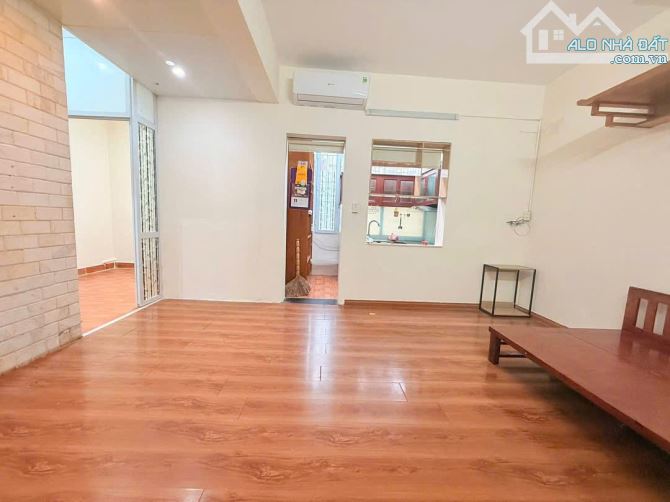 Bán chung cư Đền Lừ:53m,lô góc 3 mặt thoáng,2 phòng ngủ,nhà nguyên bản ở ngay - 1