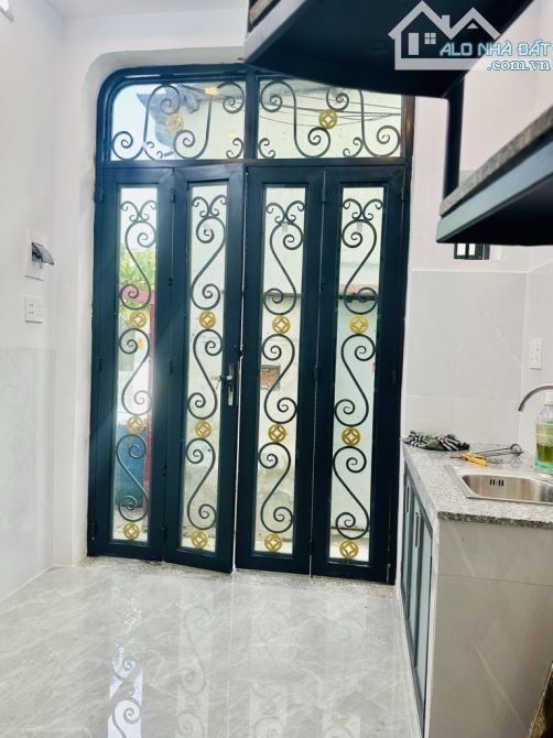 Nhà nhỏ xinh cách 1 căn ra mặt tiền Lò Gốm 3tầng 2pn 1.68tỷ tl - 1