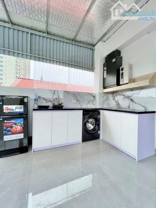 TOÀ CCMN KIM GIANG 80M 5T MT 6M THANG MÁY TỔNG 14 PHÒNG OTO TRÁNH VỈA HÈ HIẾM DOANH THU - 1