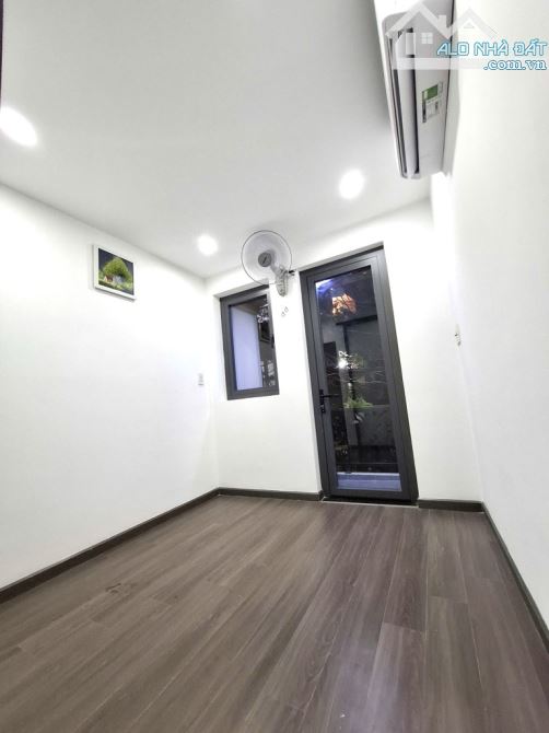 Huỳnh Thiện Lộc - Tân Phú - Vị trí đẹp - Hẻm 8M Thông- 28M2 - 3 Tầng - SHR nở hậu - Chỉ 4. - 1