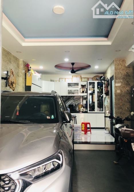 NGAY CHỢ PHẠM VĂN BẠCH - 4 TẦNG KIÊN CỐ - NGANG 5M - KHU PHÂN LÔ CAO CẤP - XE HƠI NGỦ TRON - 1