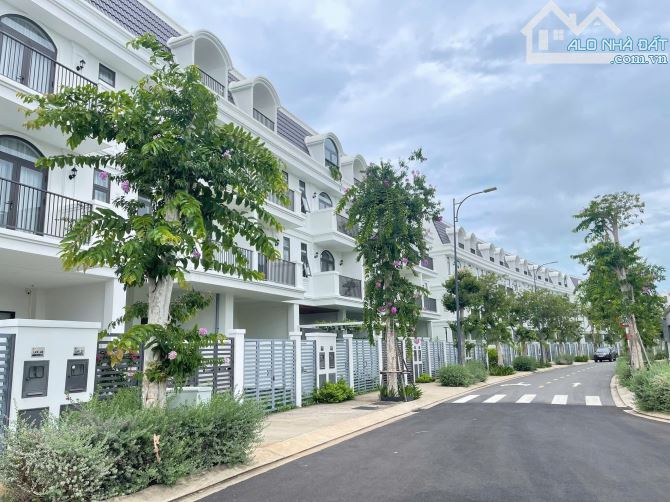 Bán nhà liên kế La Vida Vũng Tàu, đường rộng 11,5m, 4 lầu giá tốt nhất khu vực - 1