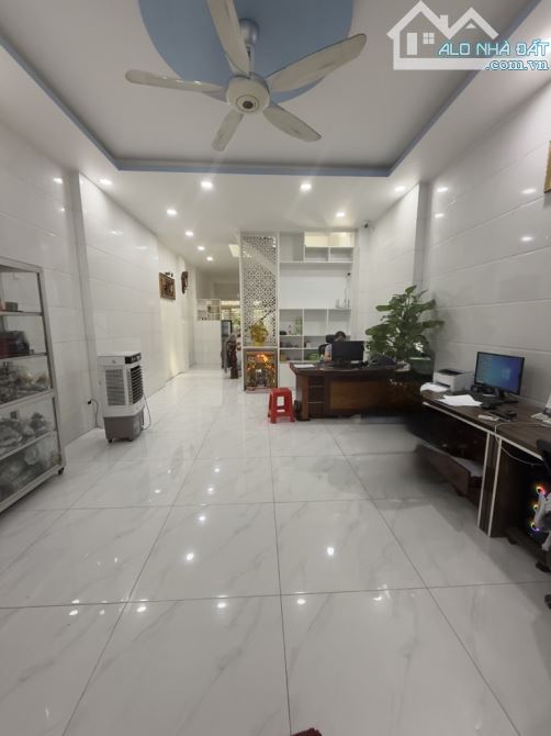 HẺM Ô TÔ 5-7 CHỖ – 3 TẦNG Ở TAM CHÂU - CHỈ 8TỶ - 1