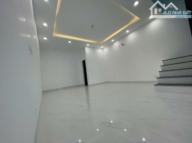 CHỈ GẦN 11 TỶ CÓ NHÀ MỚI 5 TẦNG – Ô TÔ ĐỖ CỬA – NGÃ TƯ SỞ, NGUYỄN TRÃI THANH XUÂN - 1