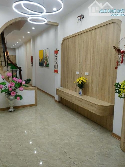 Bán Nhà Giá Rẻ Nhất Cầu Giấy - DT 45m2× 5 Tầng - Phân Lô Vỉa Hè - Kinh Doanh Sầm Uất - 1