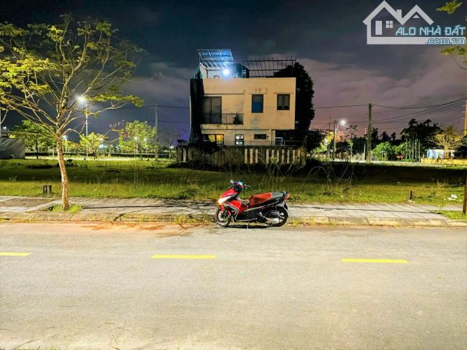 BÁN ĐẤT 230,8m2 KQH THUỶ THANH 3, VIEW KÊNH, KHỔ BIỆT THỰ ĐẸP, GẦN ĐH FPT, CHỈ 26 TRIỆU/M2 - 1
