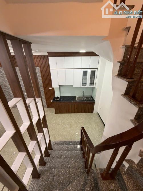 Bán nhà 5 tầng mới tinh, Thạch Bàn, Long Biên, ô tô đỗ cổng, nội thất cơ bản, giá 6 tỷ+ - 1