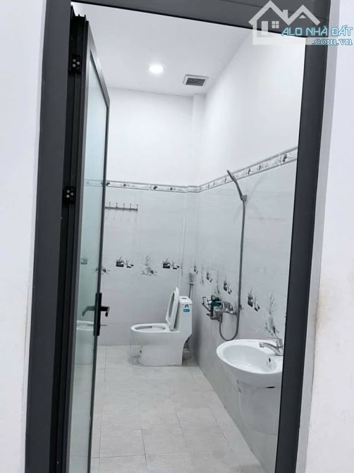 mua bán nhanh căn nhà Đ.Tân Hiệp 16, hóc môn 100m2 SHR. Giá 925 Triệu - 1